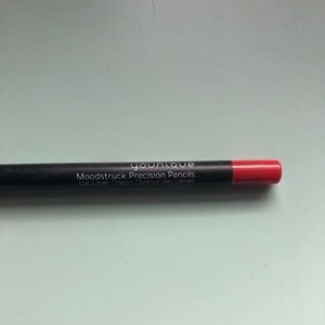 ✨ New. Never used Lip liner